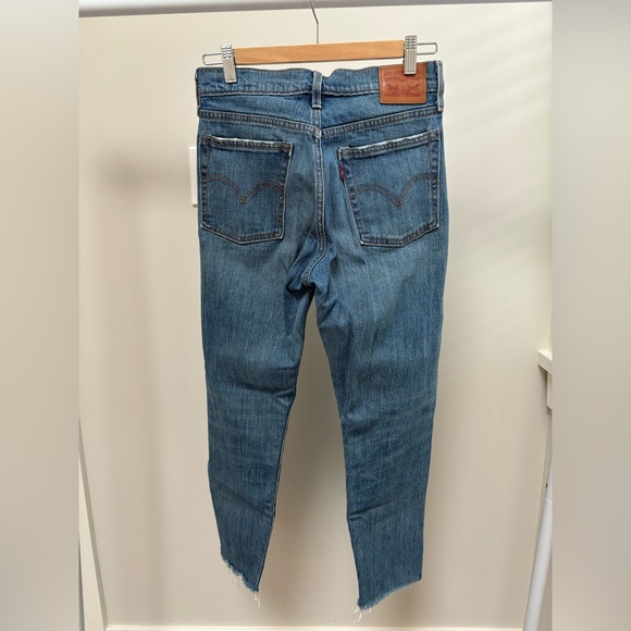 Levi’s Wedgie Fit Jean - Picture 2 of 4